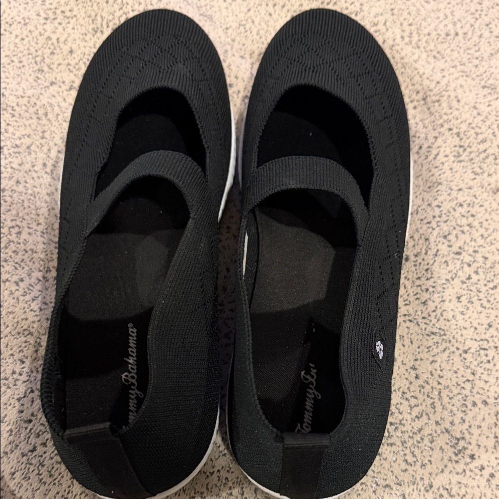 Tommy Bahama Women's Black Elastic Strap Sneakers